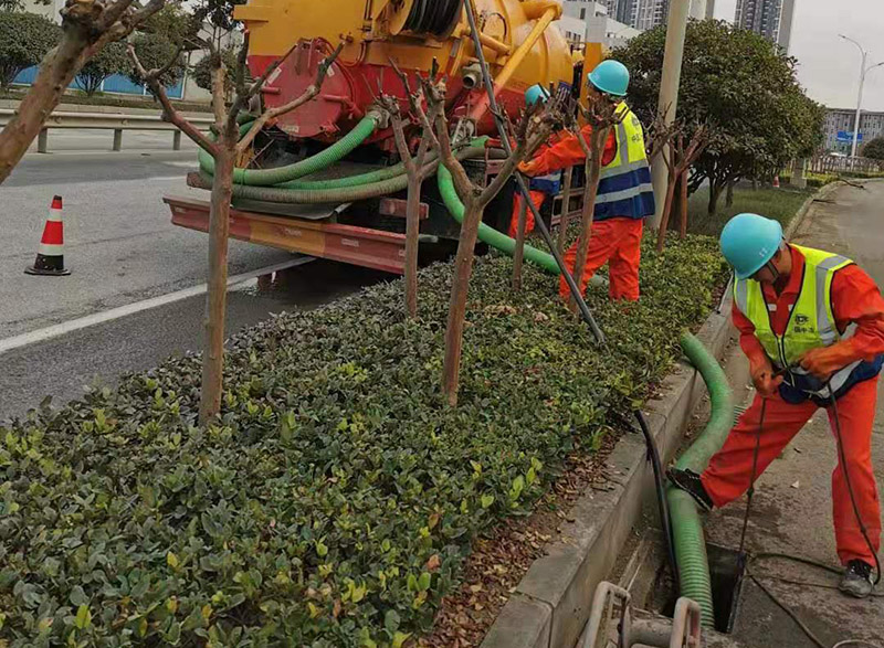 西流河镇市政管道清淤