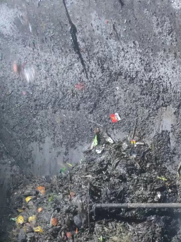 西流河镇污水池清理