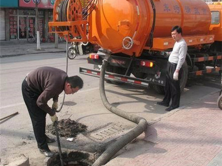 西流河镇清掏化粪池，健康生活从这里开始